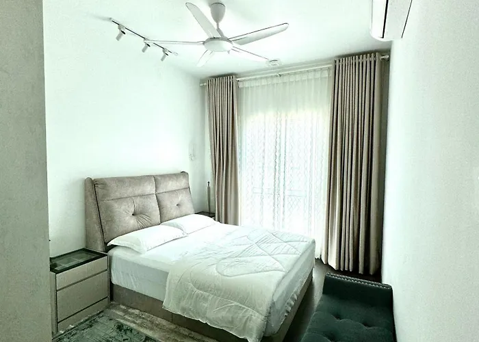 Livistona Luxe Apartment
